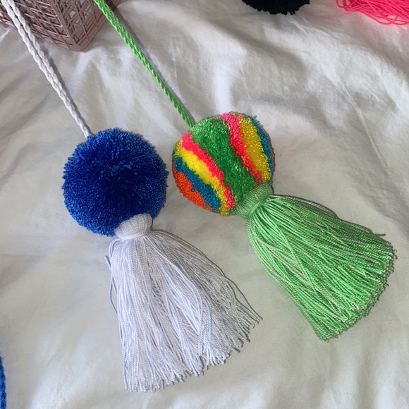 Pom pom tassel accesory no keychain Handbag charm - Picture 7 of 8